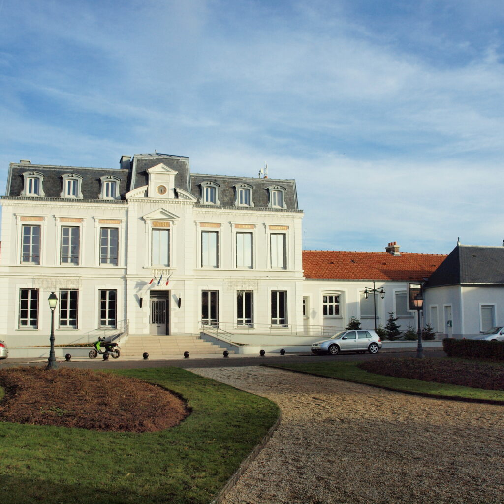 Grisy-Suisnes , mairie, architect